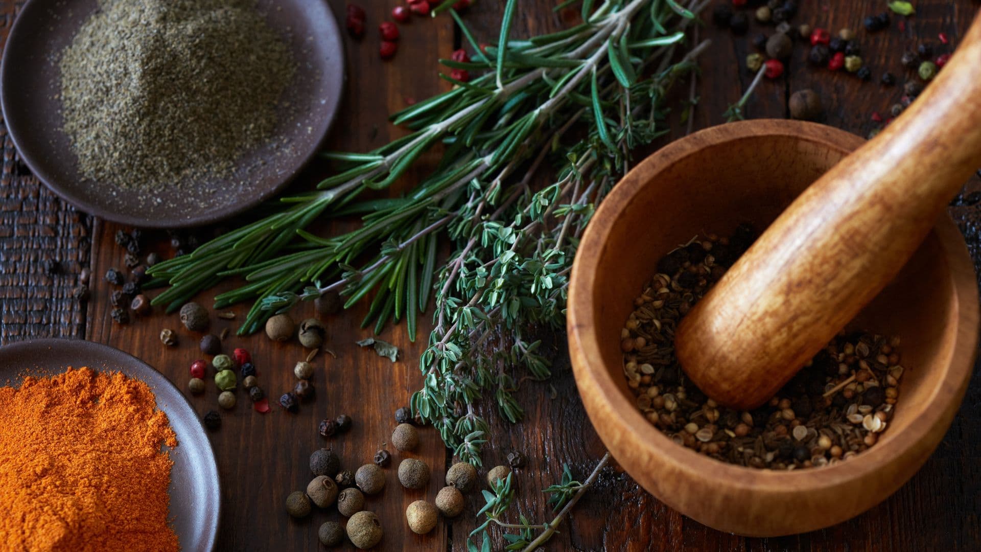 Organic vs. Standardized Herbal Extracts: A Procurement Manager's Guide to Quality and Efficacy